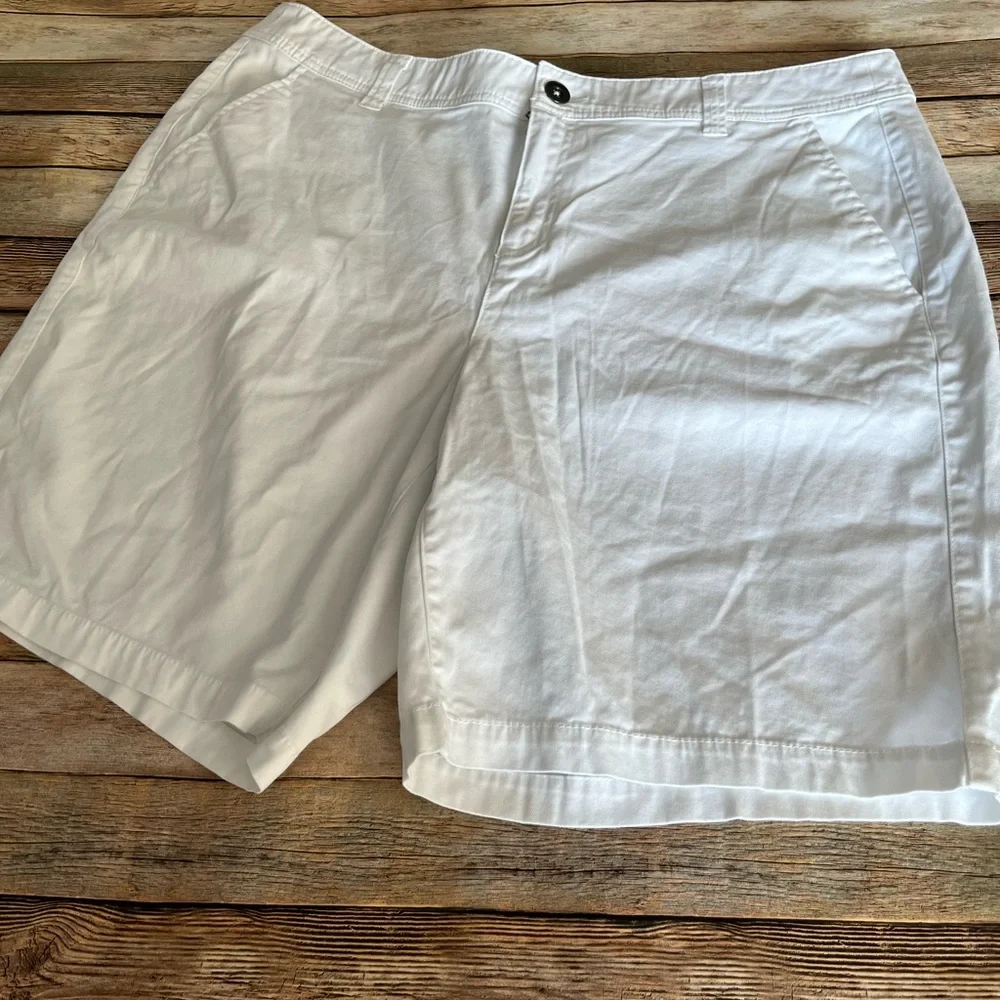 Lane Bryant White Plus Size Shorts Size 20 - Picture 1 of 8